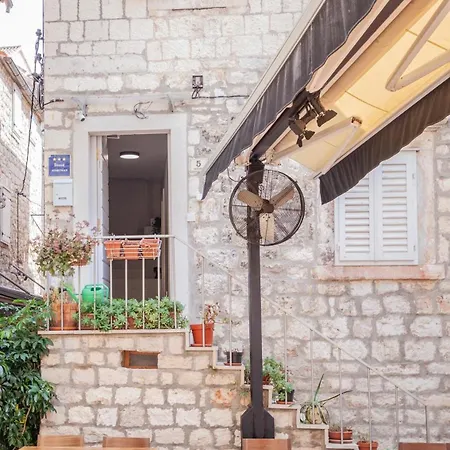 Διαμέρισμα Kira Hvar